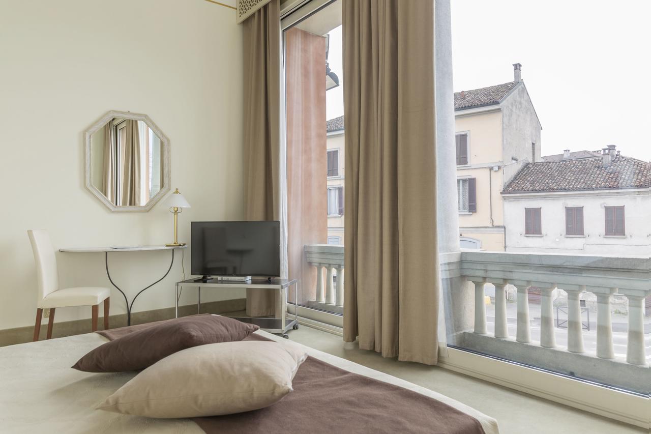 Hotel Ponte Di Rialto เครมา ภายนอก รูปภาพ