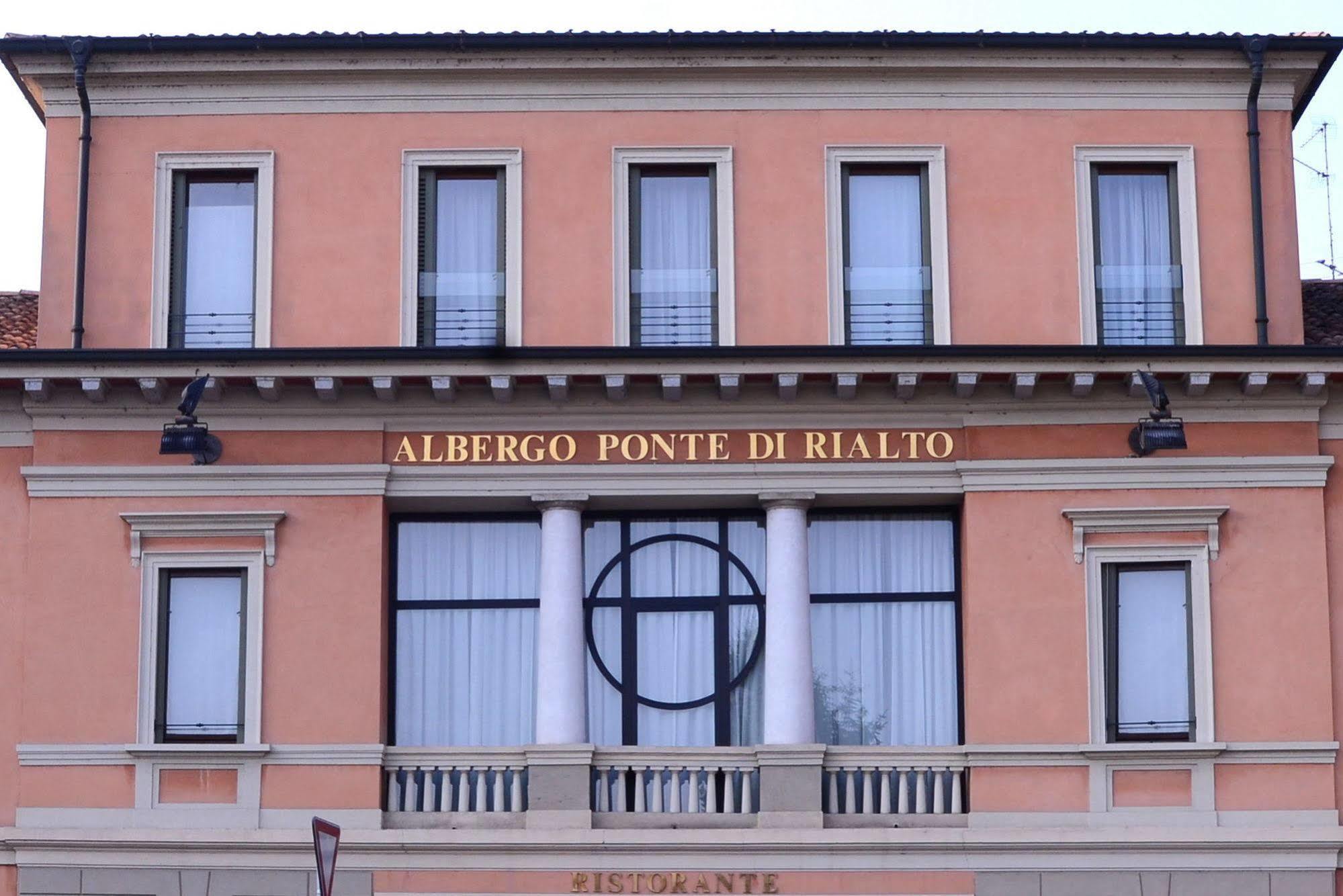 Hotel Ponte Di Rialto เครมา ภายนอก รูปภาพ